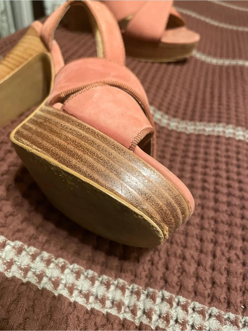 Fossil platform sandals